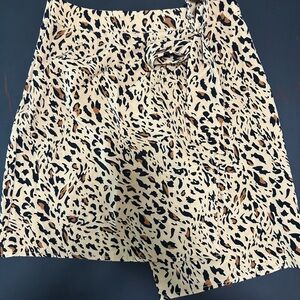 Leopard mini skirt with bow